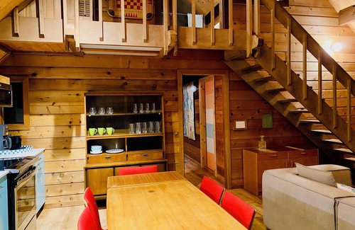 Vashon Island Cabina | Waterfront Burton Loop - The Very Best Of Vashon, cozy cabin with a harbor view.