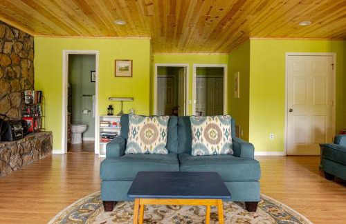 Murphy Casa | Waterfront cabin in the woods