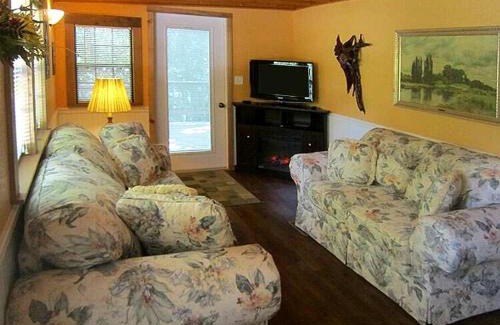 Inverness Casa | Waterfront Cabin Perfect for Families in Inverness, Florida