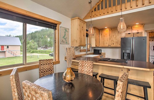 St. Maries Cabina | Waterfront Cabin w/ 2 Boat Docks & Mtn Views!