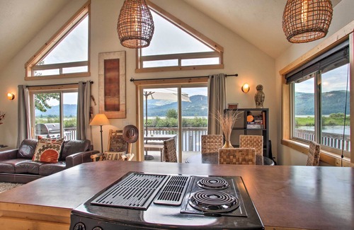 St. Maries Cabina | Waterfront Cabin w/ 2 Boat Docks & Mtn Views!