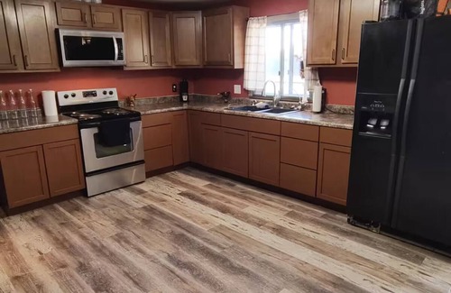 St. Joseph Cabina | Waterfront Cabin w/ Sunset View, WiFi, HUGE yard, and Fire-pit!