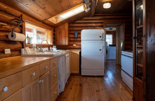 Belfair Casa | Waterfront cabin with hot tub, fire place