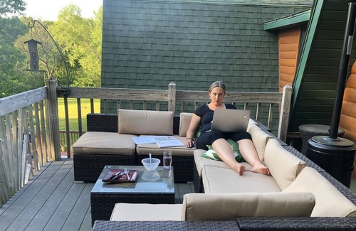 Poynette Cabina | Waterfront cabin with hot tub