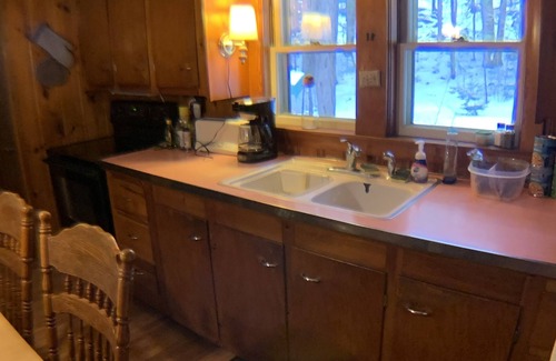 Laconia Cabaña | Waterfront camp on quiet part of Lake Winnisquam, dog-friendly, w/dock