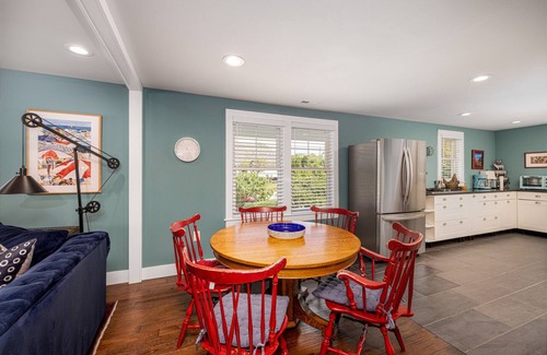 Cape May Cabaña | Waterfront Cape May canal property 5min to beach landscaped grounds