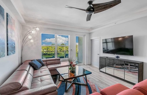 Merritt Island Condominio | Waterfront Captain's Stateroom