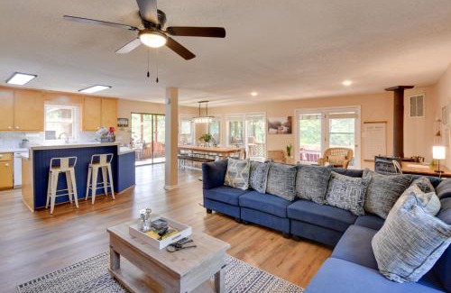 Wiley Casa | Waterfront CasAbella Cottage with Kayaks and Fishing