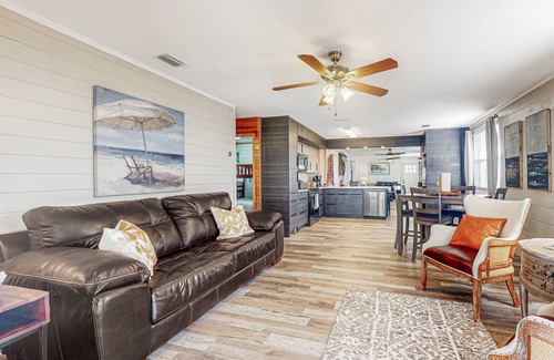 Satsuma Casa | Waterfront charmer with two docks, boat ramp, office, & gourmet kitchen