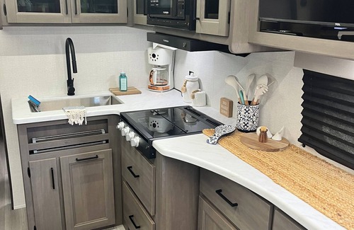 Fairfield Harbour Casa | Waterfront Charming RV located on the Neuse River - “Riverside Oasis”