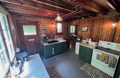 Huntsville Cabaña | Waterfront Classic Family Cottage in Huntsville, Muskoka