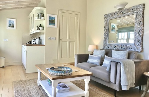 Kinsale Apartamento | Waterfront coastal chic in the heart of Kinsale, Co.Cork.
