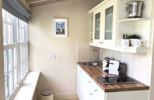 Kinsale Apartamento | Waterfront coastal chic in the heart of Kinsale, Co.Cork.