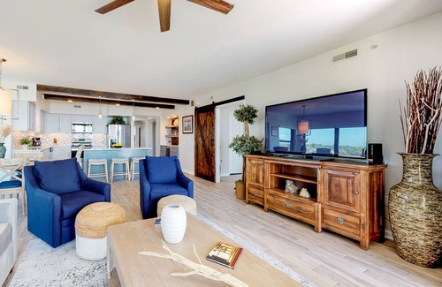 Litchfield by the Sea Condominio | Condominio frente al mar con piscina al aire libre compartida, bañera de hidromasaje y tenis - acceso a la playa