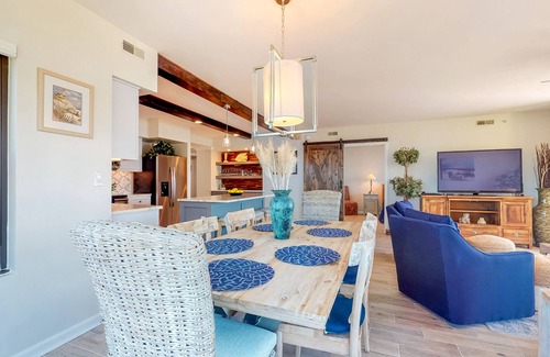 Litchfield by the Sea Condominio | Condominio frente al mar con piscina al aire libre compartida, bañera de hidromasaje y tenis - acceso a la playa