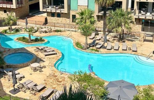 Horseshoe Bay Casa | Waterfront Condo on Lake LBJ with Pool & Views