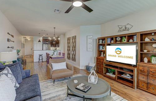 Horseshoe Bay Casa | Waterfront Condo on Lake LBJ with Pool & Views