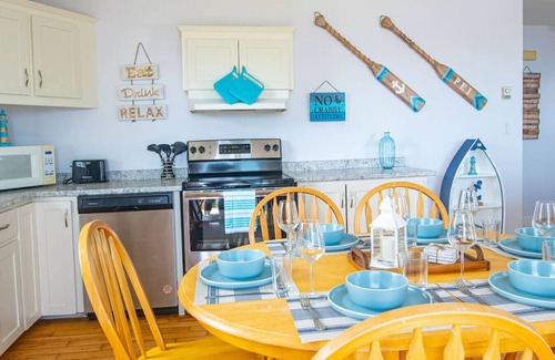 Stratford Casa | Waterfront Cottage beach access