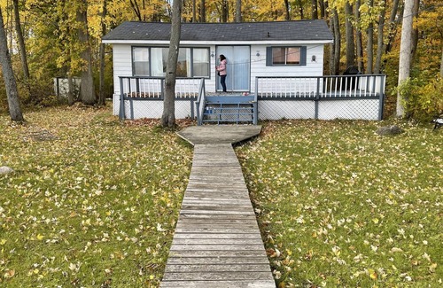 Hastings Cabaña | Waterfront cottage, located in the Trent Severn Waterway, 90 min from Toronto