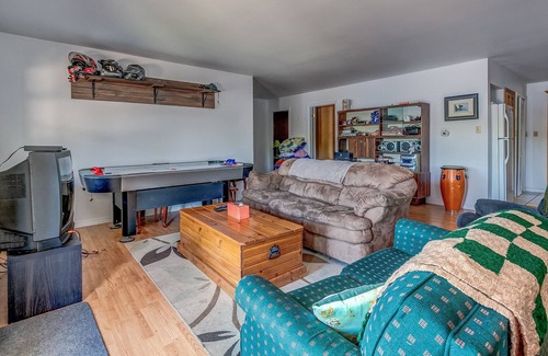Bancroft Cabaña | Waterfront cottage near Gaffney lake