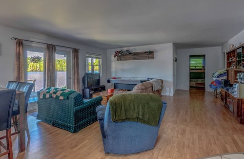 Bancroft Cabaña | Waterfront cottage near Gaffney lake