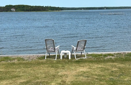 Acadian Peninsula Chalet De Esquí | Waterfront cottage on Tracadie River