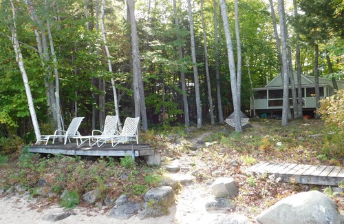 Standish Chalet De Esquí | Waterfront Cottage on Frye Island with Sandy Beach and Stunning Sunrises!