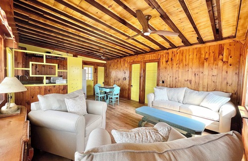 Old Saybrook Cabaña | Waterfront cottage with private beach!