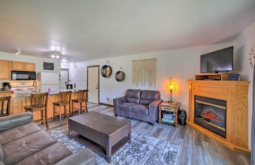 Goodman Condominio | Waterfront Crivitz Property w/ Lake Access!