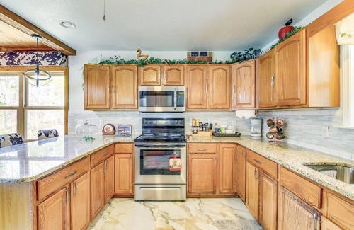 Dandridge Cabina | Waterfront Dandridge Cabin, 24 Mi to Pigeon Forge!