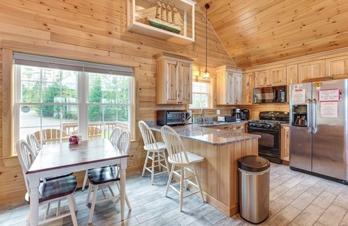 Holden Cabina | ¡NUEVO! Cabina Davis Pond frente al mar w / Dock + Kayaks!