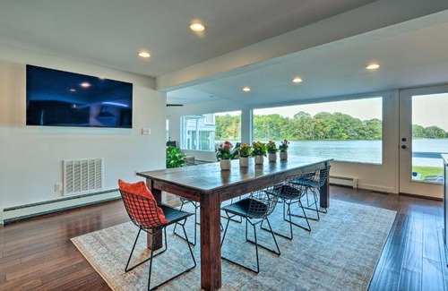Deale Beach Casa | Waterfront Deale Home with Hot Tub and Bay Access