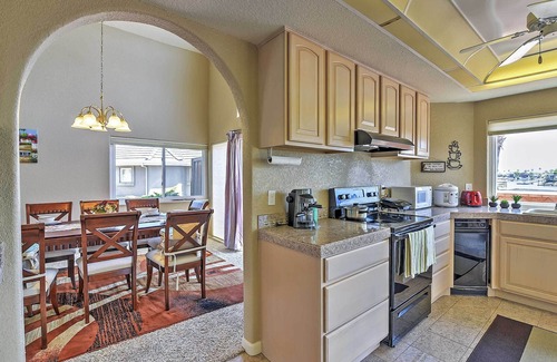 Discovery Bay Casa | Waterfront Discovery Bay Home con bar y muelle al aire libre