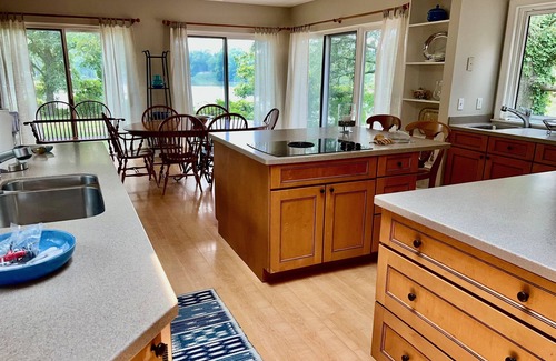 Easton Casa | Waterfront,Dock,Pool.Private Point in Estate Area. Minutes from Everything!
