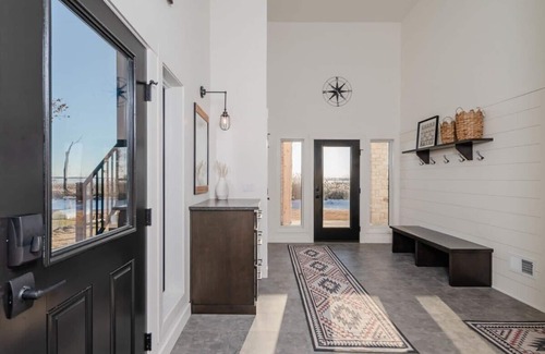 Larsen Casa | Waterfront, Dock, Sleeps 8, EV Charger