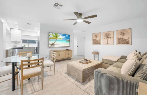 Melaleuca Gardens Casa | Waterfront Duplex Tropical Oasis
