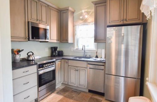 Wellfleet Casa | Waterfront easy access to town center