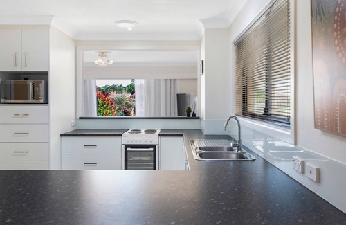 Mermaid Waters Casa | Waterfront Escape in Mermaid Waters
