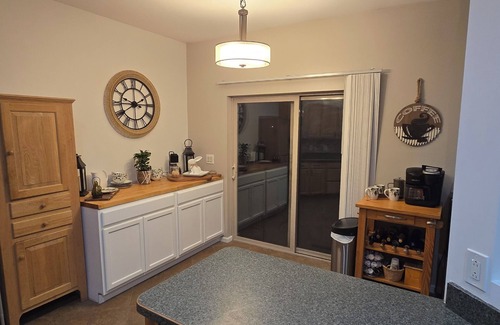Queensbury Casa | Waterfront Escape