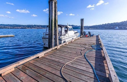 Port Moody Casa | Waterfront Escape | Waterfront | HotTub | Grill