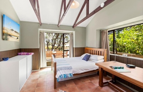Raglan Casa | Waterfront Estuary Escape - Raglan Holiday Home