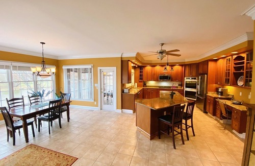 Spotsylvania Casa | Waterfront Executive Retreat House