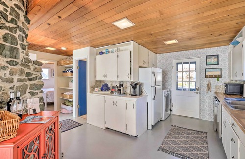 Ferndale Casa | Waterfront Ferndale Home: Deck + Beach Access