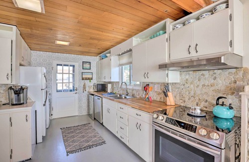 Ferndale Casa | Waterfront Ferndale Home: Deck + Beach Access