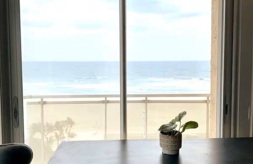 Canet-Plage Apartamento | Waterfront apartment with private parking