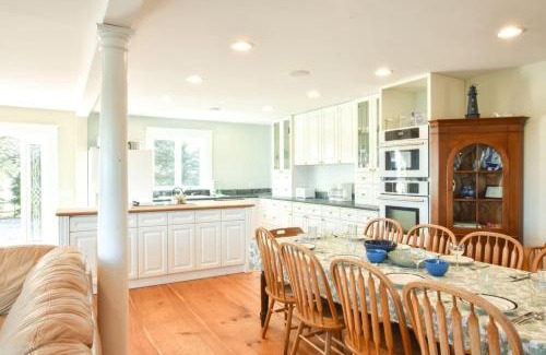 Orleans Casa | Waterfront Fun at this Huge Family Estate