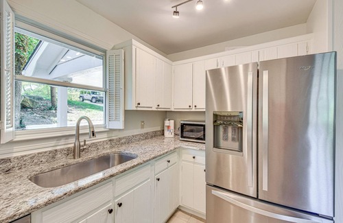 Gainesville Casa | Waterfront Gainesville Home w/ Private Boat Dock!