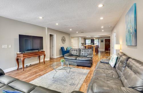 Orient Park Casa | Waterfront Gem with Pool, Dock and Lanai in Tampa!