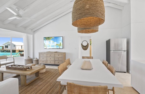George Town Casa | Waterfront Georgetown home, 8ppl,Chef, Boat Tour