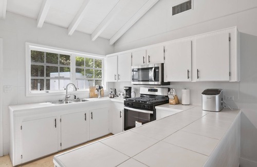 George Town Casa | Waterfront Georgetown home, 8ppl,Chef, Boat Tour